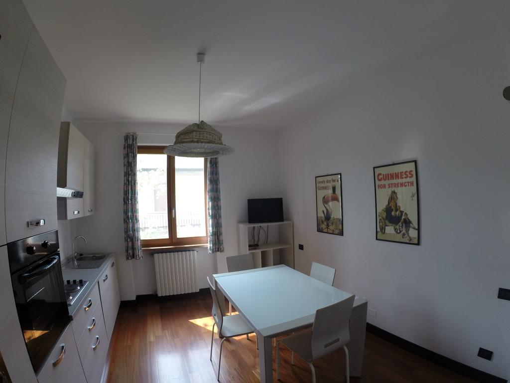 Ferienwohnung Viadelcipresso12 Desenzano del Garda Exterior foto